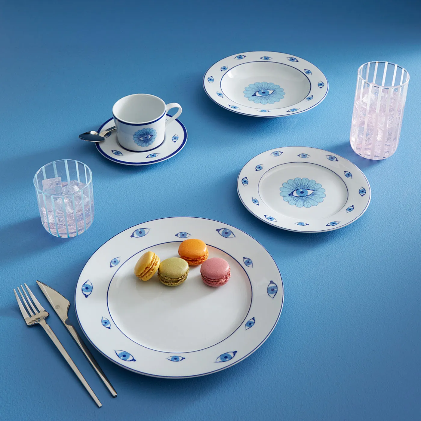 Druggist Teacup & Saucer Bundle